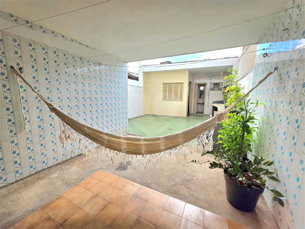 Casa com 4 quartos edícula quintal 