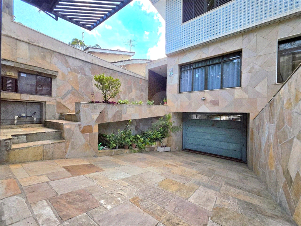 Casa com 4 quartos edícula quintal 