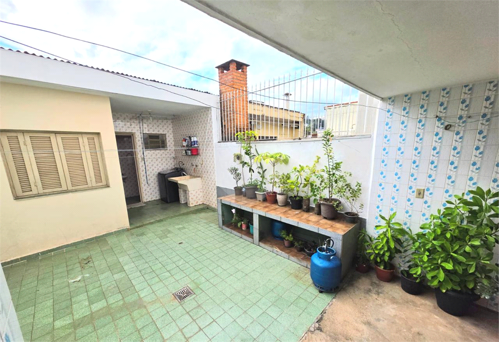 Casa com 4 quartos edícula quintal 