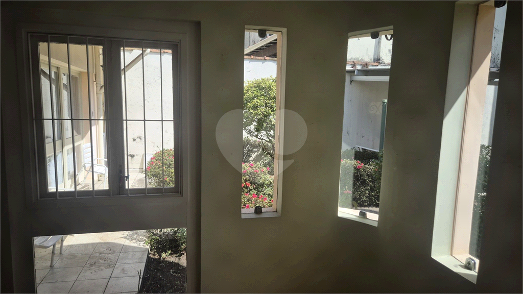 VENDA - Casa térrea Sensacional  Condomínio em Santana – 4 Quartos (3 suítes) – 6 Vagas  (3cobertas e 3 descobertas)
