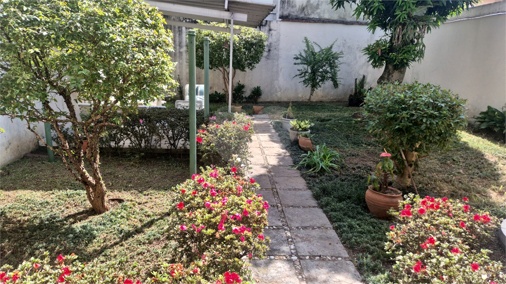 VENDA - Casa térrea Sensacional  Condomínio em Santana – 4 Quartos (3 suítes) – 6 Vagas  (3cobertas e 3 descobertas)
