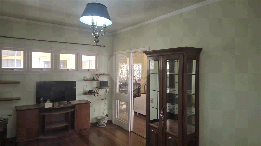 VENDA - Casa térrea Sensacional  Condomínio em Santana – 4 Quartos (3 suítes) – 6 Vagas  (3cobertas e 3 descobertas)
