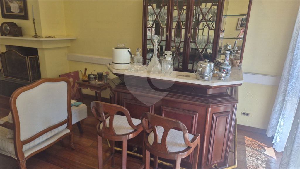 VENDA - Casa térrea Sensacional  Condomínio em Santana – 4 Quartos (3 suítes) – 6 Vagas  (3cobertas e 3 descobertas)
