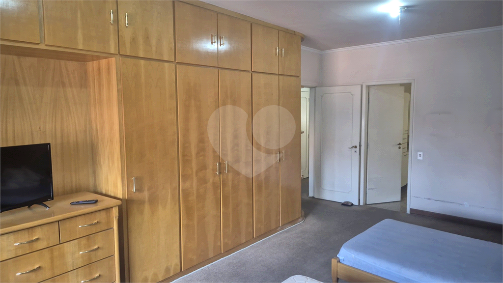 VENDA - Casa térrea Sensacional  Condomínio em Santana – 4 Quartos (3 suítes) – 6 Vagas  (3cobertas e 3 descobertas)
