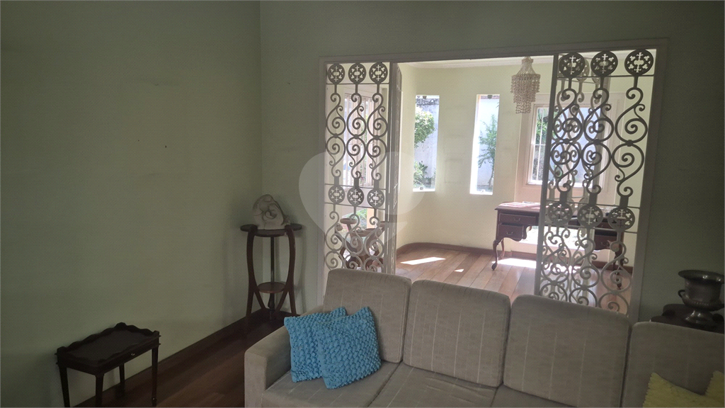 VENDA - Casa térrea Sensacional  Condomínio em Santana – 4 Quartos (3 suítes) – 6 Vagas  (3cobertas e 3 descobertas)
