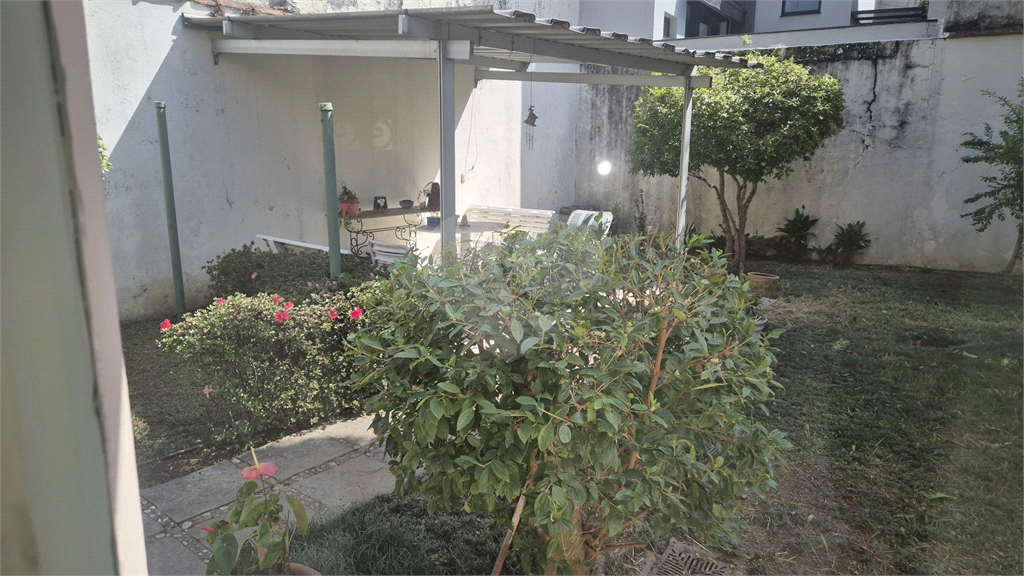 VENDA - Casa térrea Sensacional  Condomínio em Santana – 4 Quartos (3 suítes) – 6 Vagas  (3cobertas e 3 descobertas)
