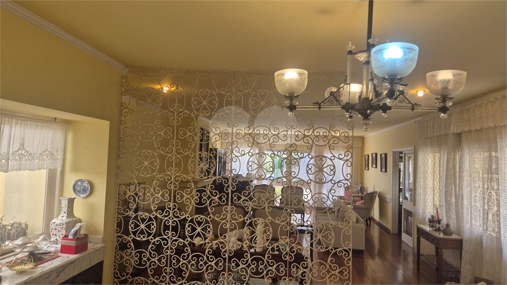 VENDA - Casa térrea Sensacional  Condomínio em Santana – 4 Quartos (3 suítes) – 6 Vagas  (3cobertas e 3 descobertas)
