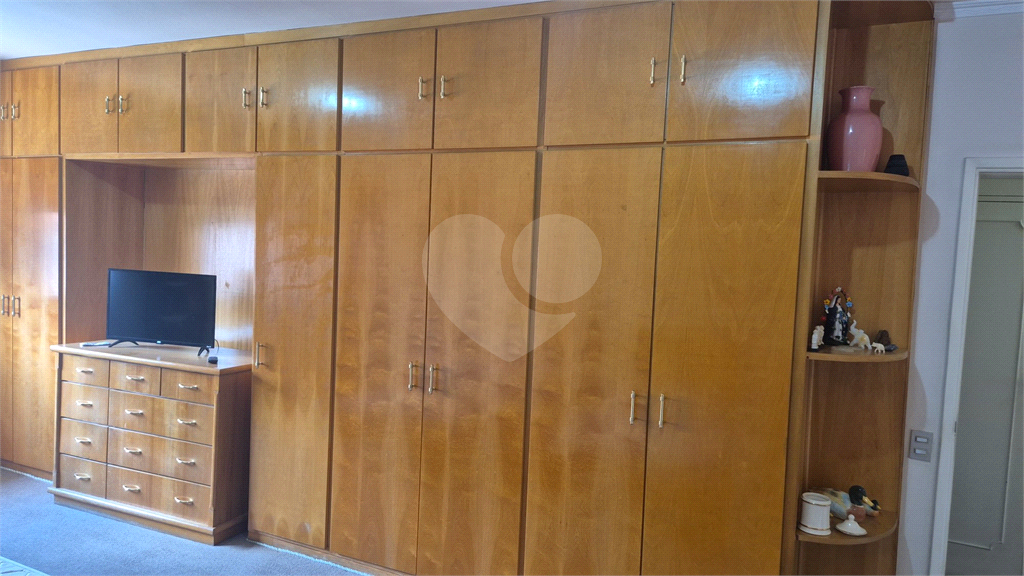 VENDA - Casa térrea Sensacional  Condomínio em Santana – 4 Quartos (3 suítes) – 6 Vagas  (3cobertas e 3 descobertas)
