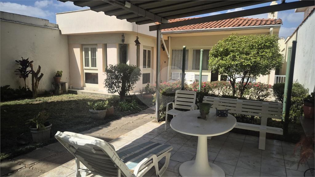 VENDA - Casa térrea Sensacional  Condomínio em Santana – 4 Quartos (3 suítes) – 6 Vagas  (3cobertas e 3 descobertas)
