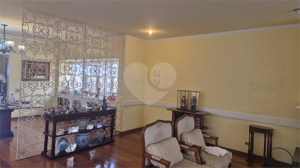 VENDA - Casa térrea Sensacional  Condomínio em Santana – 4 Quartos (3 suítes) – 6 Vagas  (3cobertas e 3 descobertas)
