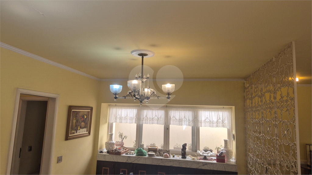 VENDA - Casa térrea Sensacional  Condomínio em Santana – 4 Quartos (3 suítes) – 6 Vagas  (3cobertas e 3 descobertas)
