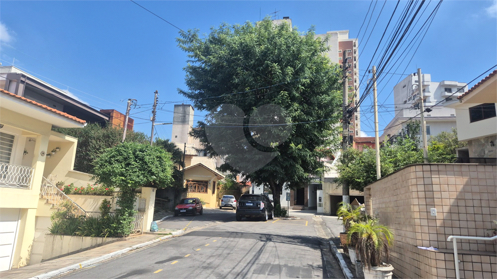 VENDA - Casa térrea Sensacional  Condomínio em Santana – 4 Quartos (3 suítes) – 6 Vagas  (3cobertas e 3 descobertas)

