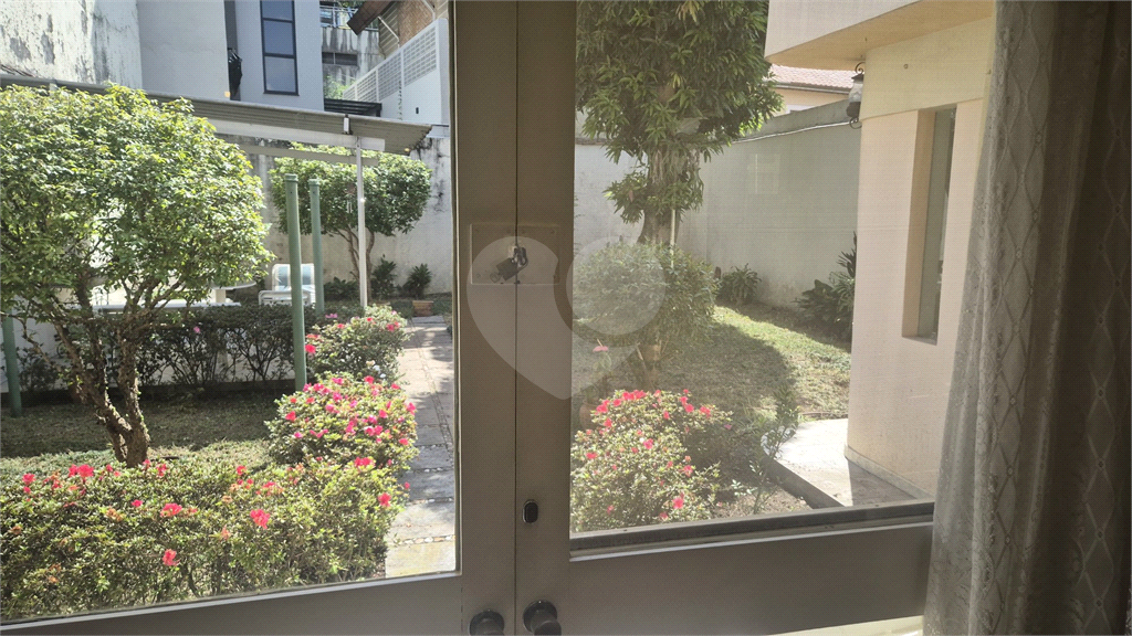 VENDA - Casa térrea Sensacional  Condomínio em Santana – 4 Quartos (3 suítes) – 6 Vagas  (3cobertas e 3 descobertas)
