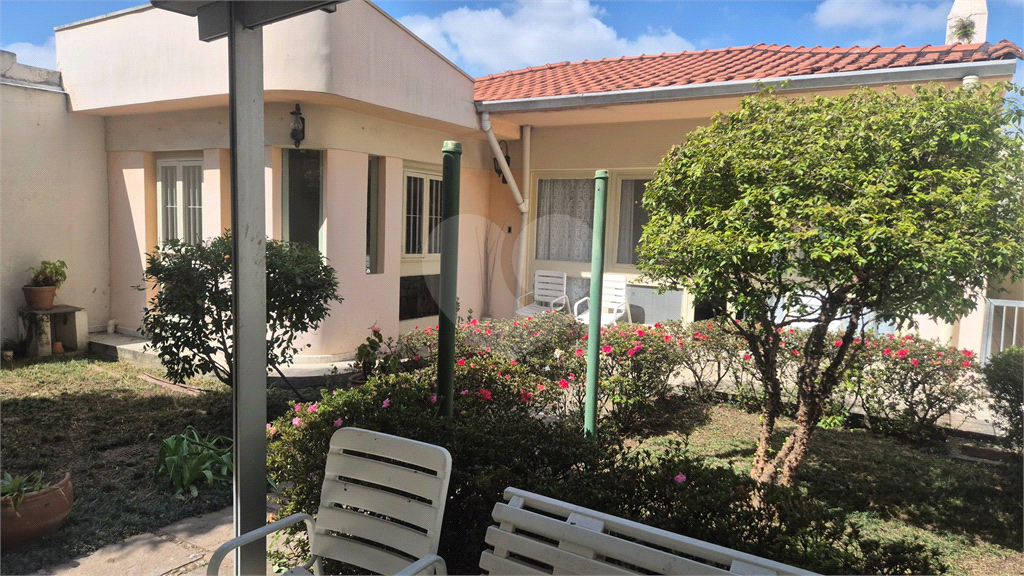 VENDA - Casa térrea Sensacional  Condomínio em Santana – 4 Quartos (3 suítes) – 6 Vagas  (3cobertas e 3 descobertas)
