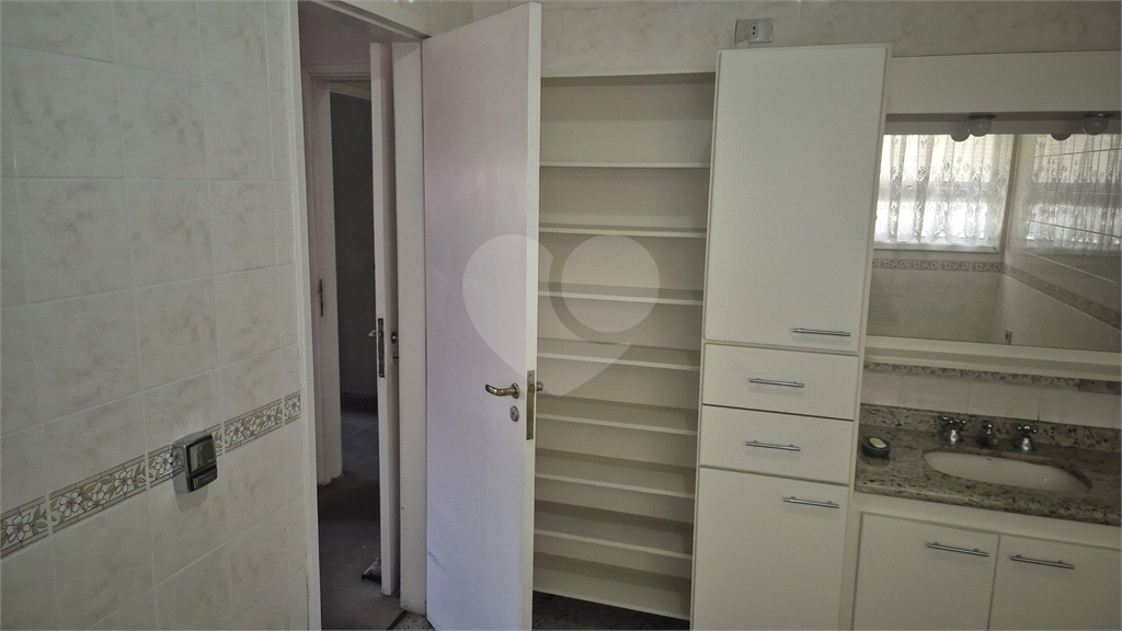 VENDA - Casa térrea Sensacional  Condomínio em Santana – 4 Quartos (3 suítes) – 6 Vagas  (3cobertas e 3 descobertas)
