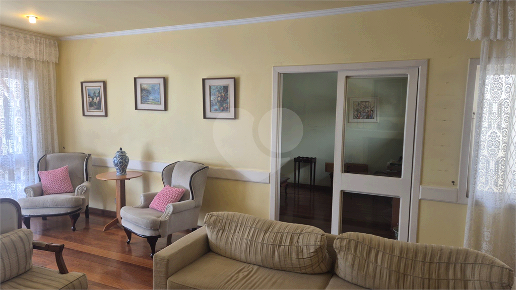 VENDA - Casa térrea Sensacional  Condomínio em Santana – 4 Quartos (3 suítes) – 6 Vagas  (3cobertas e 3 descobertas)
