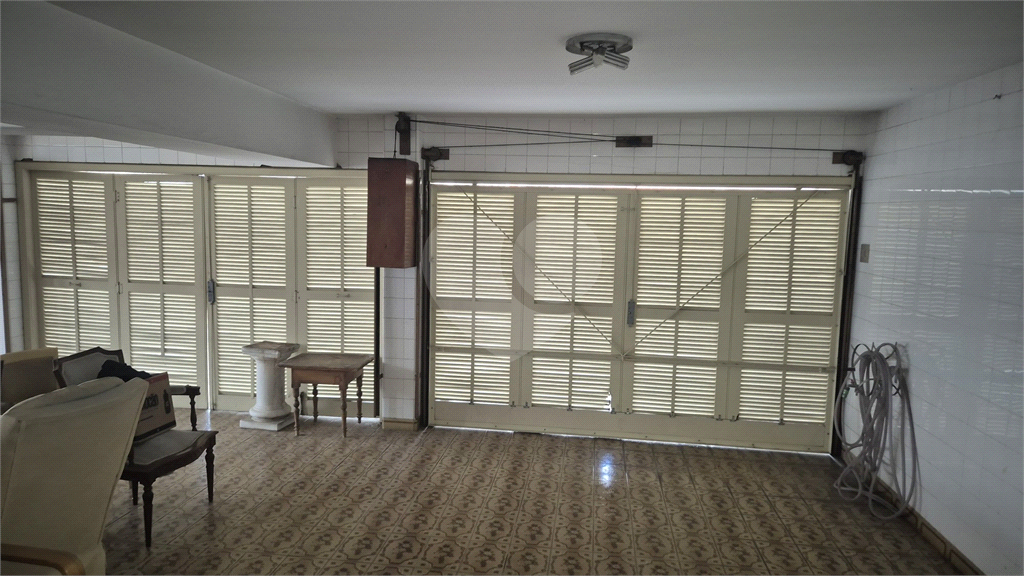 VENDA - Casa térrea Sensacional  Condomínio em Santana – 4 Quartos (3 suítes) – 6 Vagas  (3cobertas e 3 descobertas)
