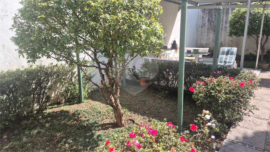 VENDA - Casa térrea Sensacional  Condomínio em Santana – 4 Quartos (3 suítes) – 6 Vagas  (3cobertas e 3 descobertas)
