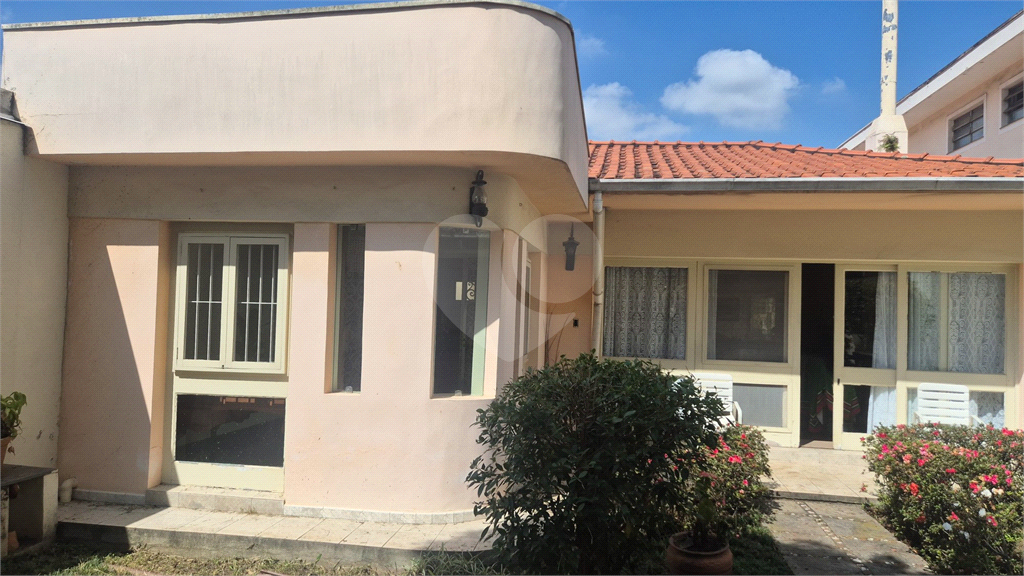 VENDA - Casa térrea Sensacional  Condomínio em Santana – 4 Quartos (3 suítes) – 6 Vagas  (3cobertas e 3 descobertas)
