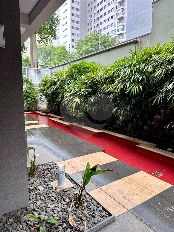 Sala Comercial à Venda ou locação no Bairro Pompéia – 40 m² com 1 Vaga de Garagem e sacada, 