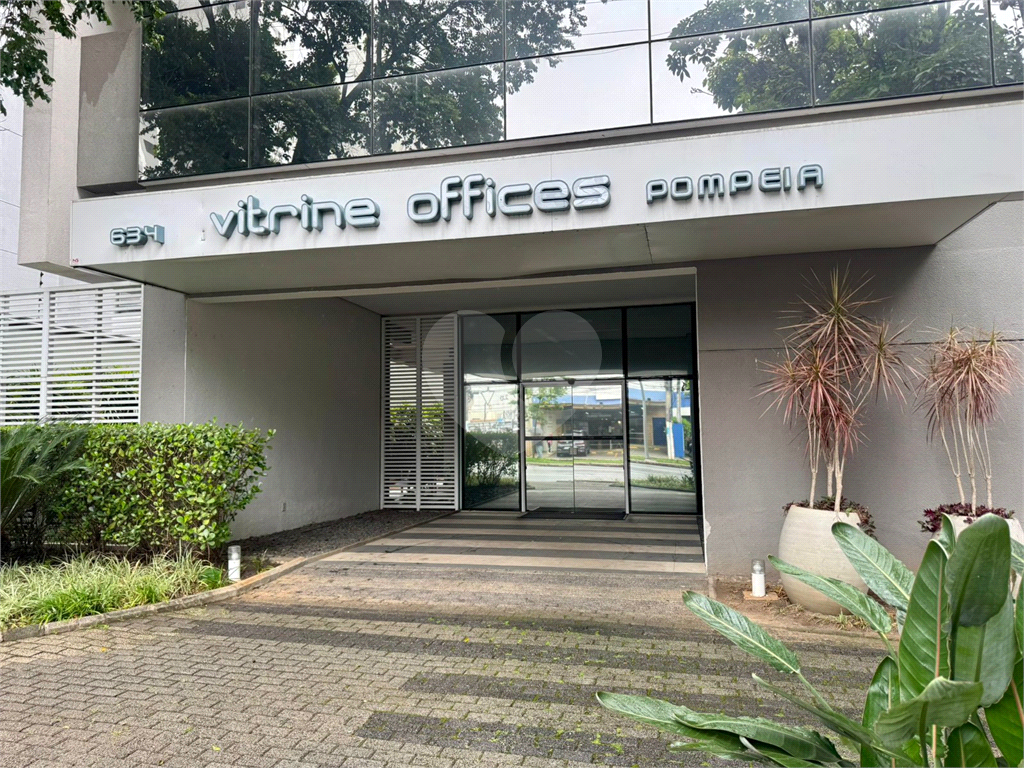Sala Comercial à Venda ou locação no Bairro Pompéia – 40 m² com 1 Vaga de Garagem e sacada, 