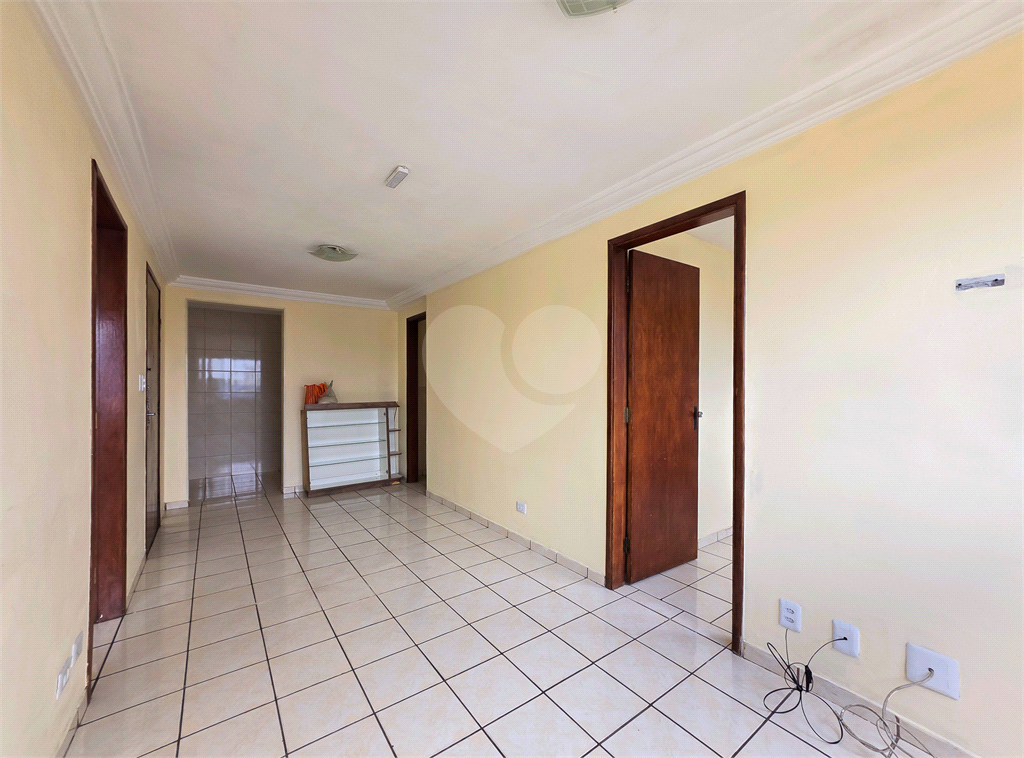 Apartamento - Guaianazes - 3 Quartos / Dormitórios - 1 Vaga - Venda / Compra