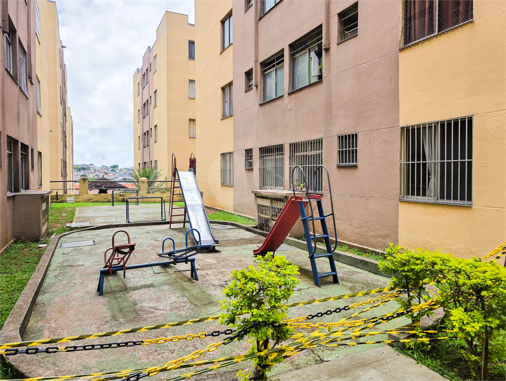 Apartamento - Guaianazes - 3 Quartos / Dormitórios - 1 Vaga - Venda / Compra