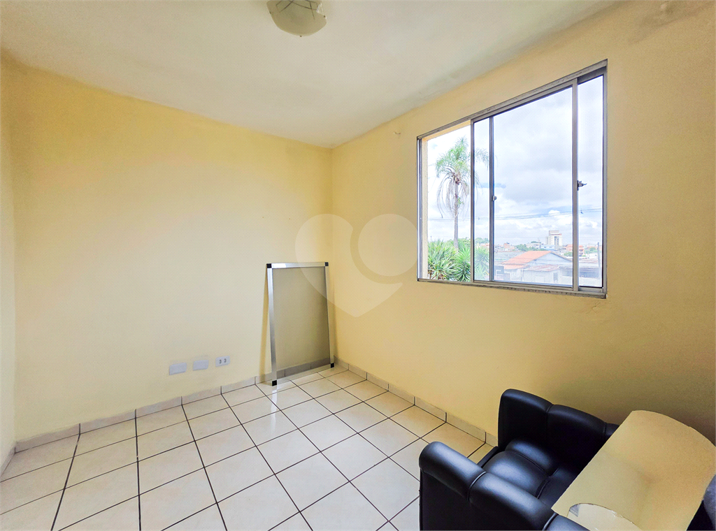 Apartamento - Guaianazes - 3 Quartos / Dormitórios - 1 Vaga - Venda / Compra