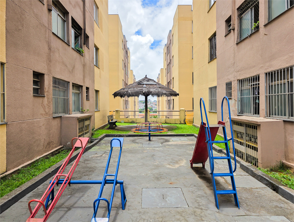 Apartamento - Guaianazes - 3 Quartos / Dormitórios - 1 Vaga - Venda / Compra