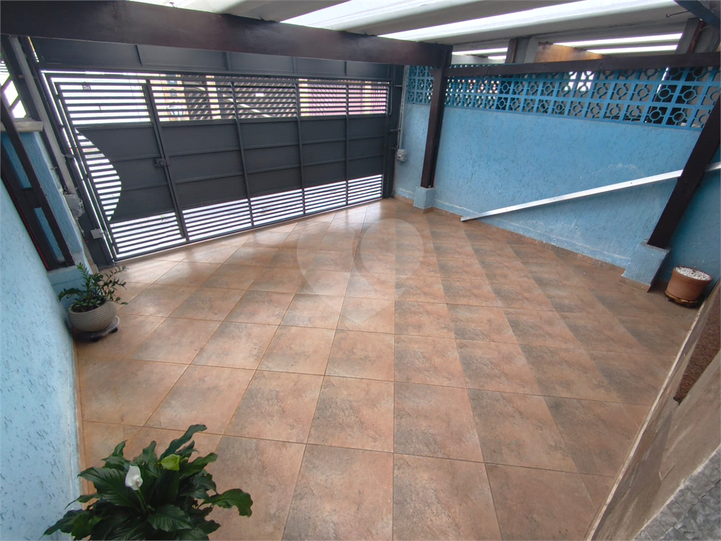 Sobrado 03 dormitórios, e churrasqueira 