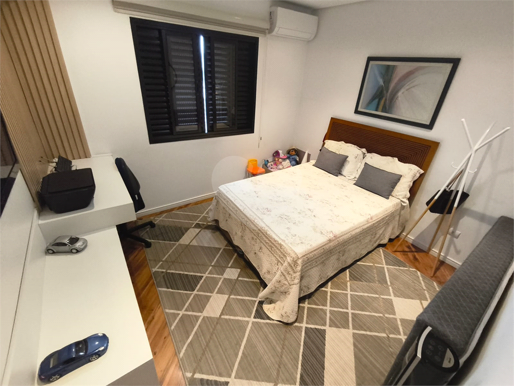 Sobrado 03 dormitórios, e churrasqueira 