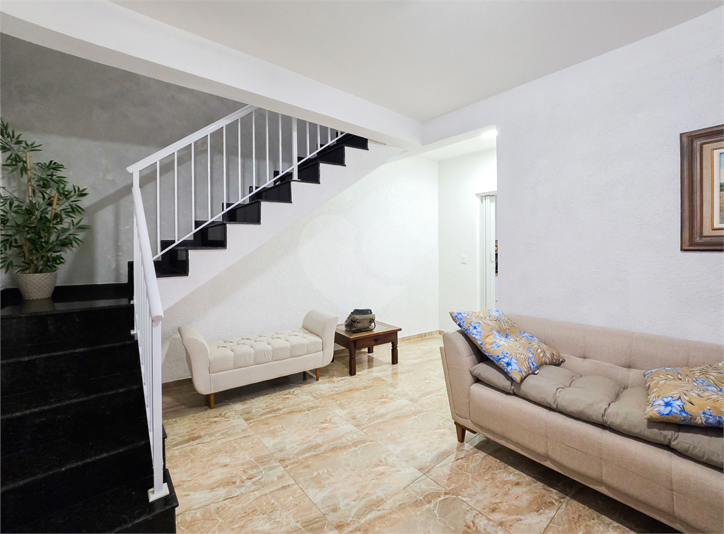 Casa - Guaianazes - 5 Quartos - 1 Vaga - Venda / Compra