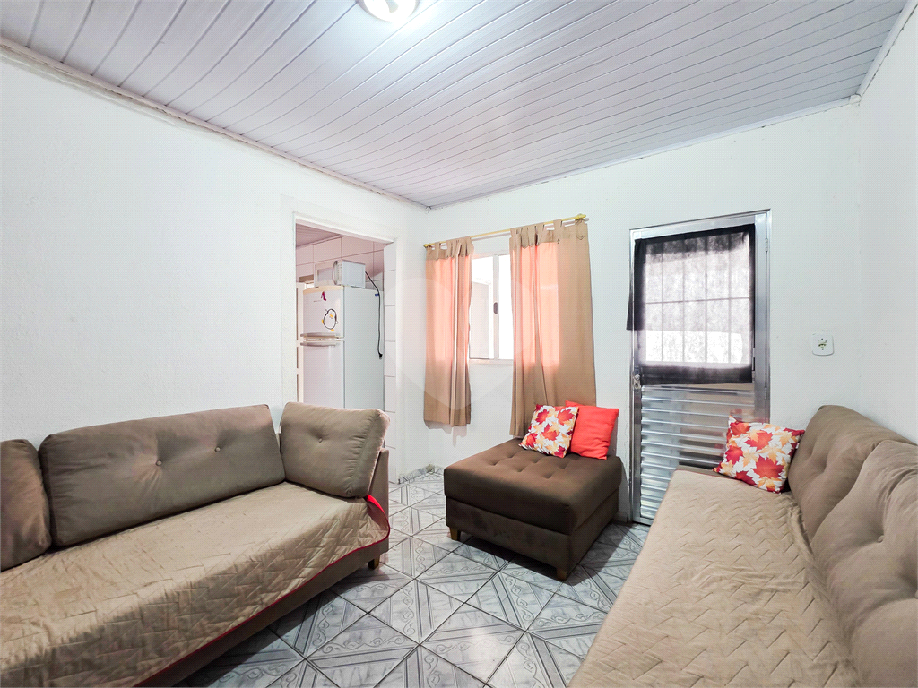 Casa - Guaianazes - 5 Quartos - 1 Vaga - Venda / Compra