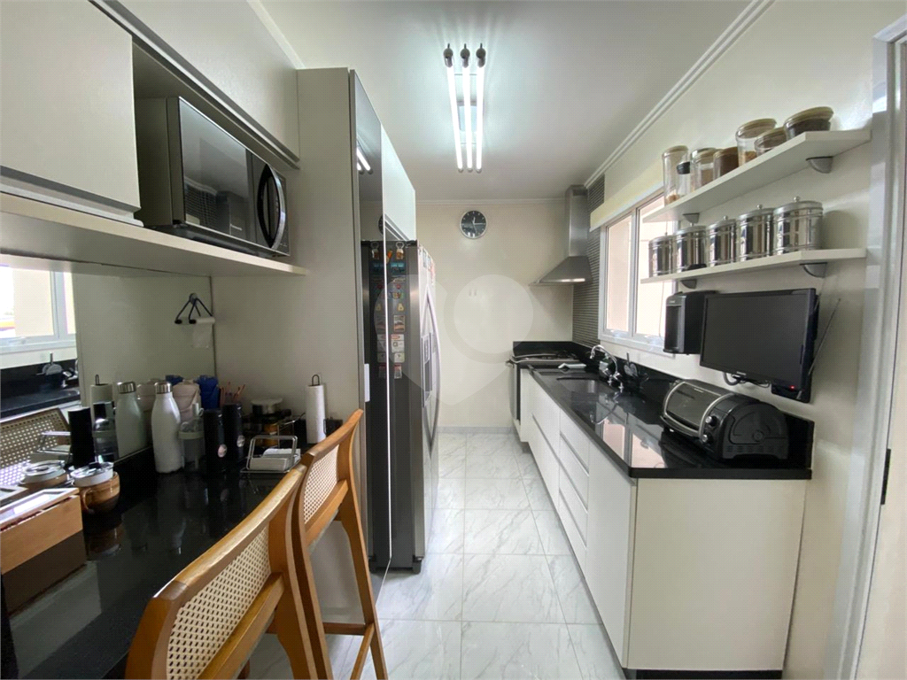 Apartamento com 3 quartos e varanda gourmet