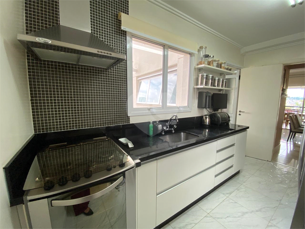 Apartamento com 3 quartos e varanda gourmet