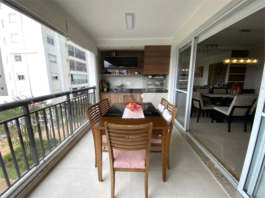 Apartamento com 3 quartos e varanda gourmet