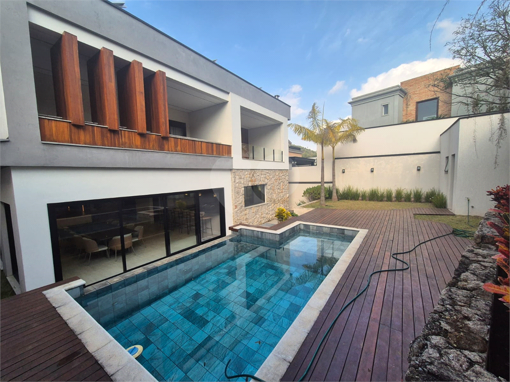 Casa Residencial Tamboré 11