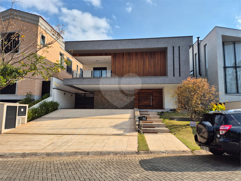 Casa Residencial Tamboré 11