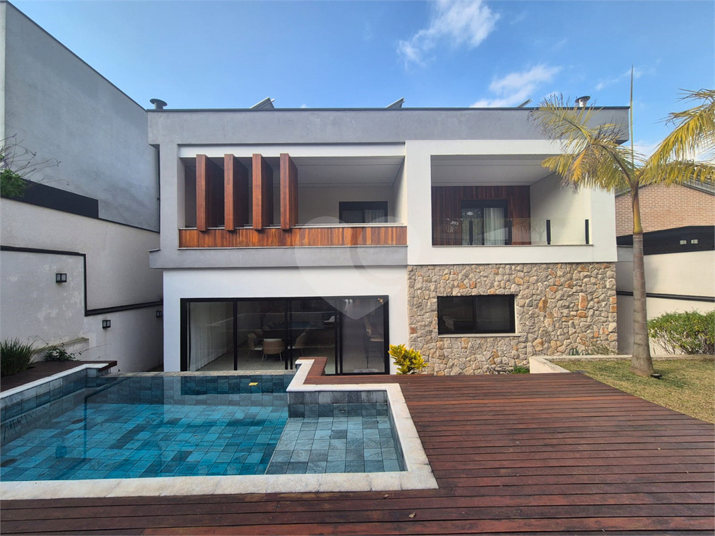 Casa Residencial Tamboré 11