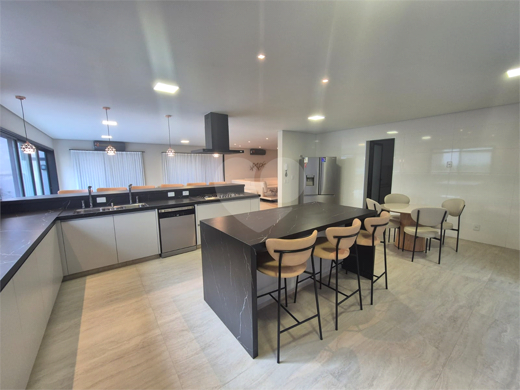 Casa Residencial Tamboré 11