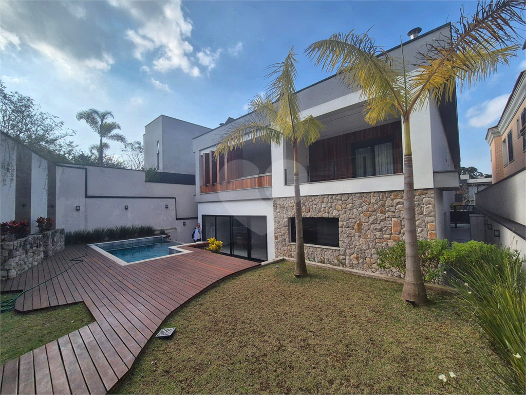 Casa Residencial Tamboré 11