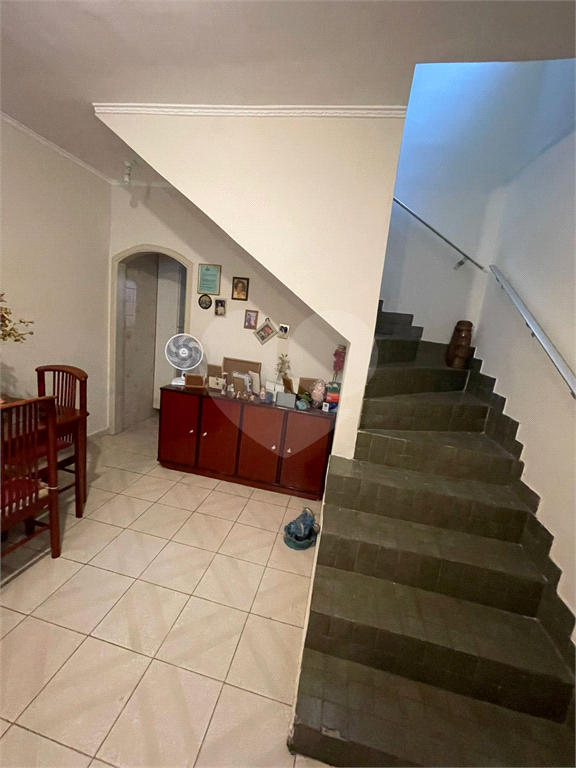 CASA À VENDA – JARDIM ARICANDUVA | 145 m² | REFORMADA | MOBILIADA | IPTU ISENTO