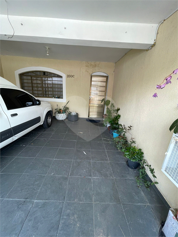 CASA À VENDA – JARDIM ARICANDUVA | 145 m² | REFORMADA | MOBILIADA | IPTU ISENTO