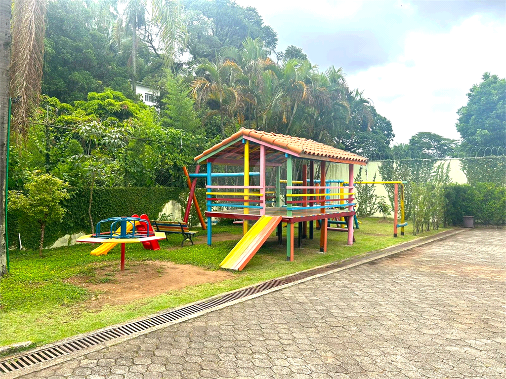 Casa de Condomínio – 142m² - 3 Dormitórios – 1 Suíte – 'Área Gourmet - Escritório - Ar Condicionado - Segurança, Natureza e Conforto 