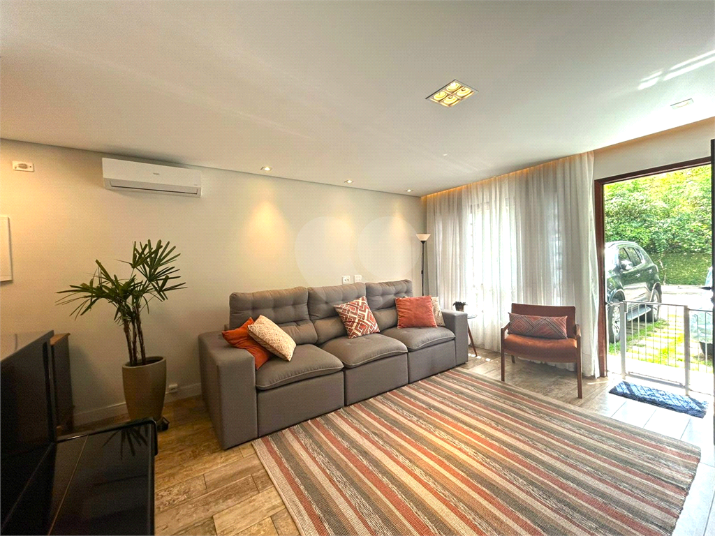 Casa de Condomínio – 142m² - 3 Dormitórios – 1 Suíte – 'Área Gourmet - Escritório - Ar Condicionado - Segurança, Natureza e Conforto 