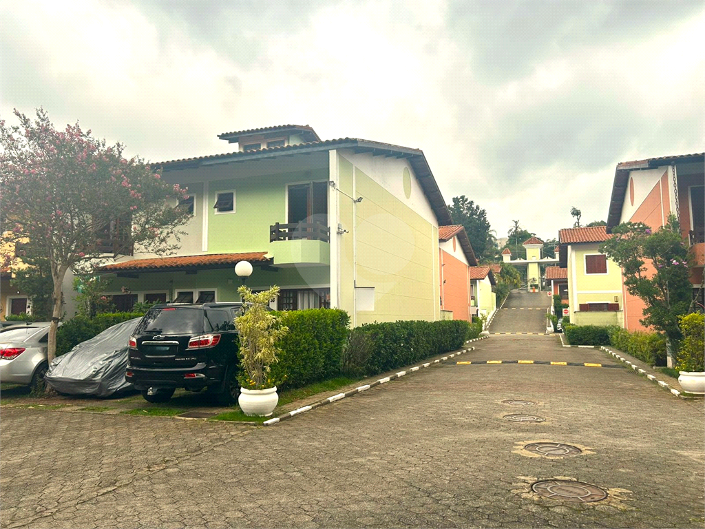 Casa de Condomínio – 142m² - 3 Dormitórios – 1 Suíte – 'Área Gourmet - Escritório - Ar Condicionado - Segurança, Natureza e Conforto 