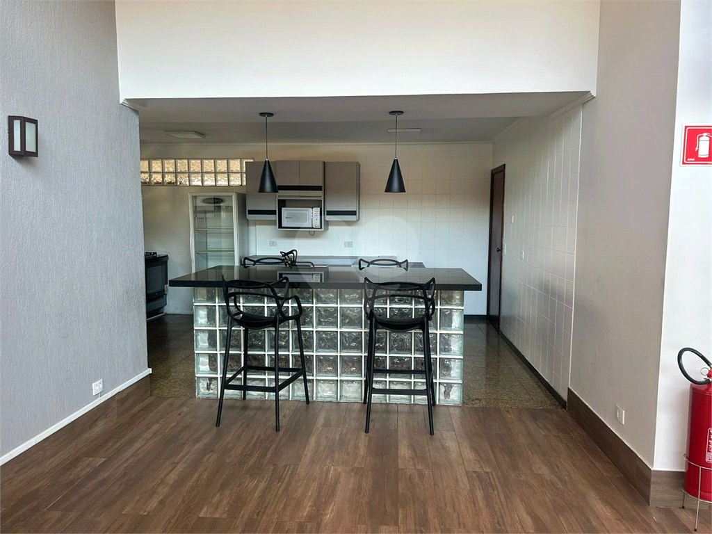 Casa de Condomínio – 142m² - 3 Dormitórios – 1 Suíte – 'Área Gourmet - Escritório - Ar Condicionado - Segurança, Natureza e Conforto 