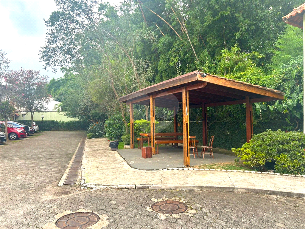 Casa de Condomínio – 142m² - 3 Dormitórios – 1 Suíte – 'Área Gourmet - Escritório - Ar Condicionado - Segurança, Natureza e Conforto 