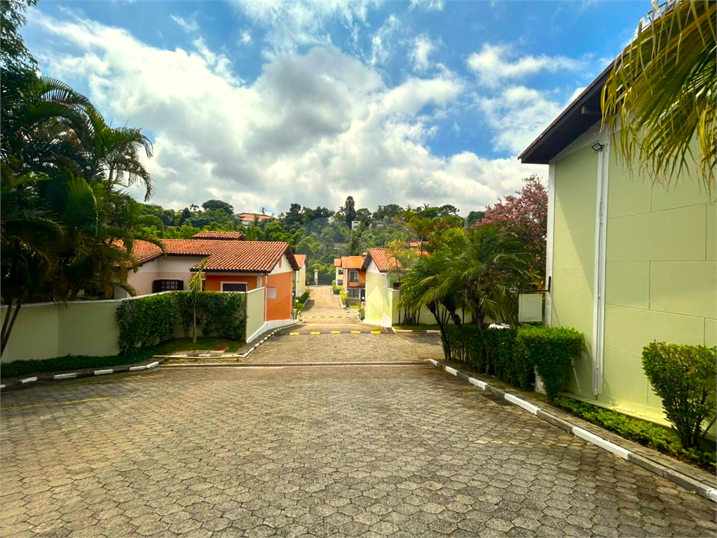 Casa de Condomínio – 142m² - 3 Dormitórios – 1 Suíte – 'Área Gourmet - Escritório - Ar Condicionado - Segurança, Natureza e Conforto 