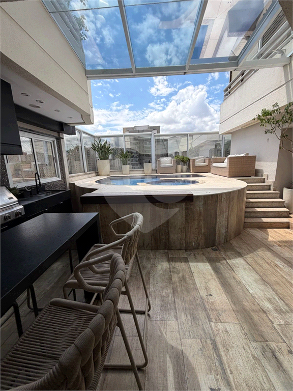 Cobertura triplex porteira fechada à venda na Santa Teresinha